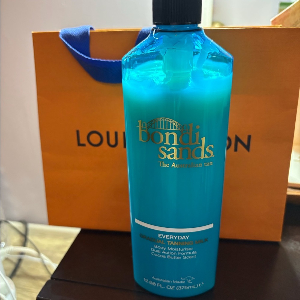 BONDI SANDS NWOT Bondi Sands The Australian tan with Skincare, 12.68 FL.OZ.